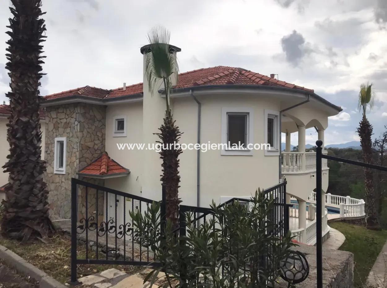 Gürköy Mevkiin De  Tasarım Harikası 3+1 Satılık Villa