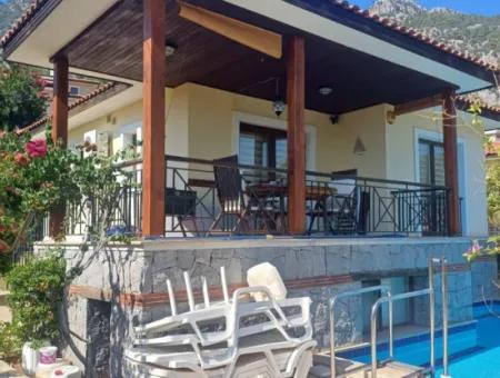 Göcek'te Site İçerisin De 4+1 Satılık Villa