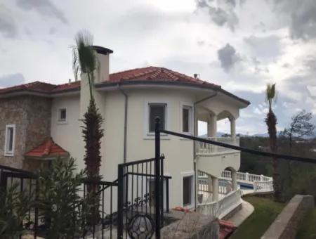 Gürköy Mevkiin De  Tasarım Harikası 3+1 Satılık Villa